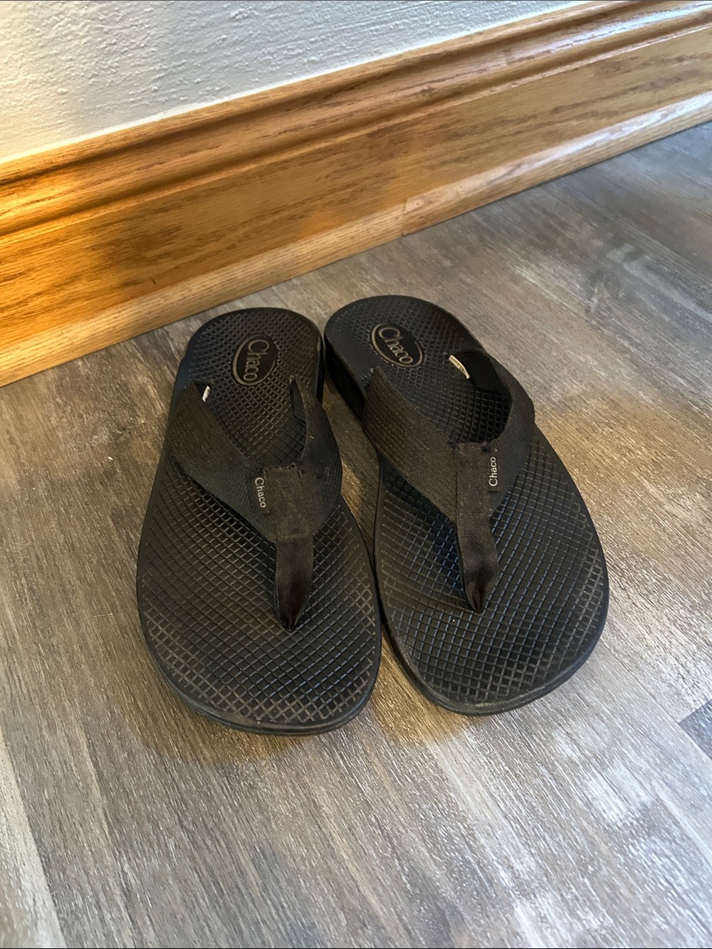 Chaco Women’s Black Flip Flop Sandals, Size 9